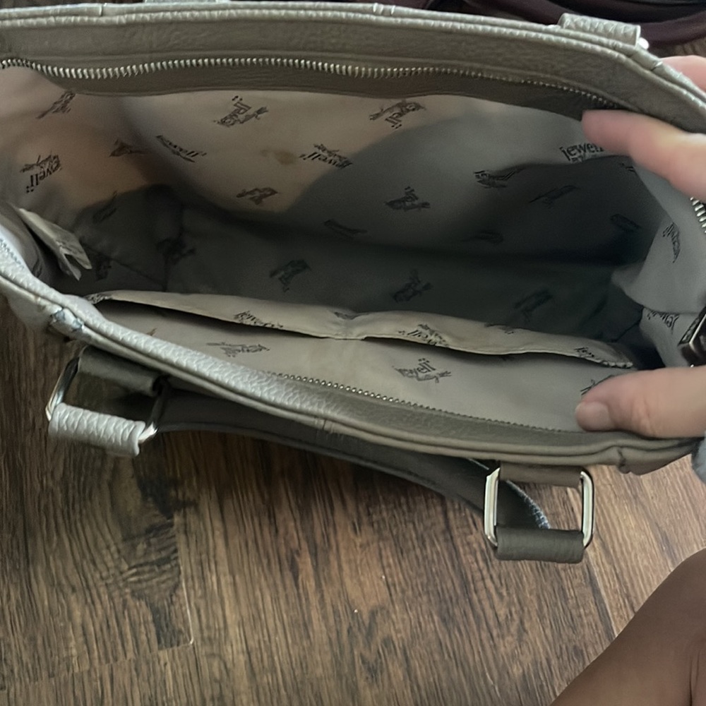⭐️ Jewell gray snakeskin purse. Some stains. No shoulder attachment. - Picture 6 of 6
